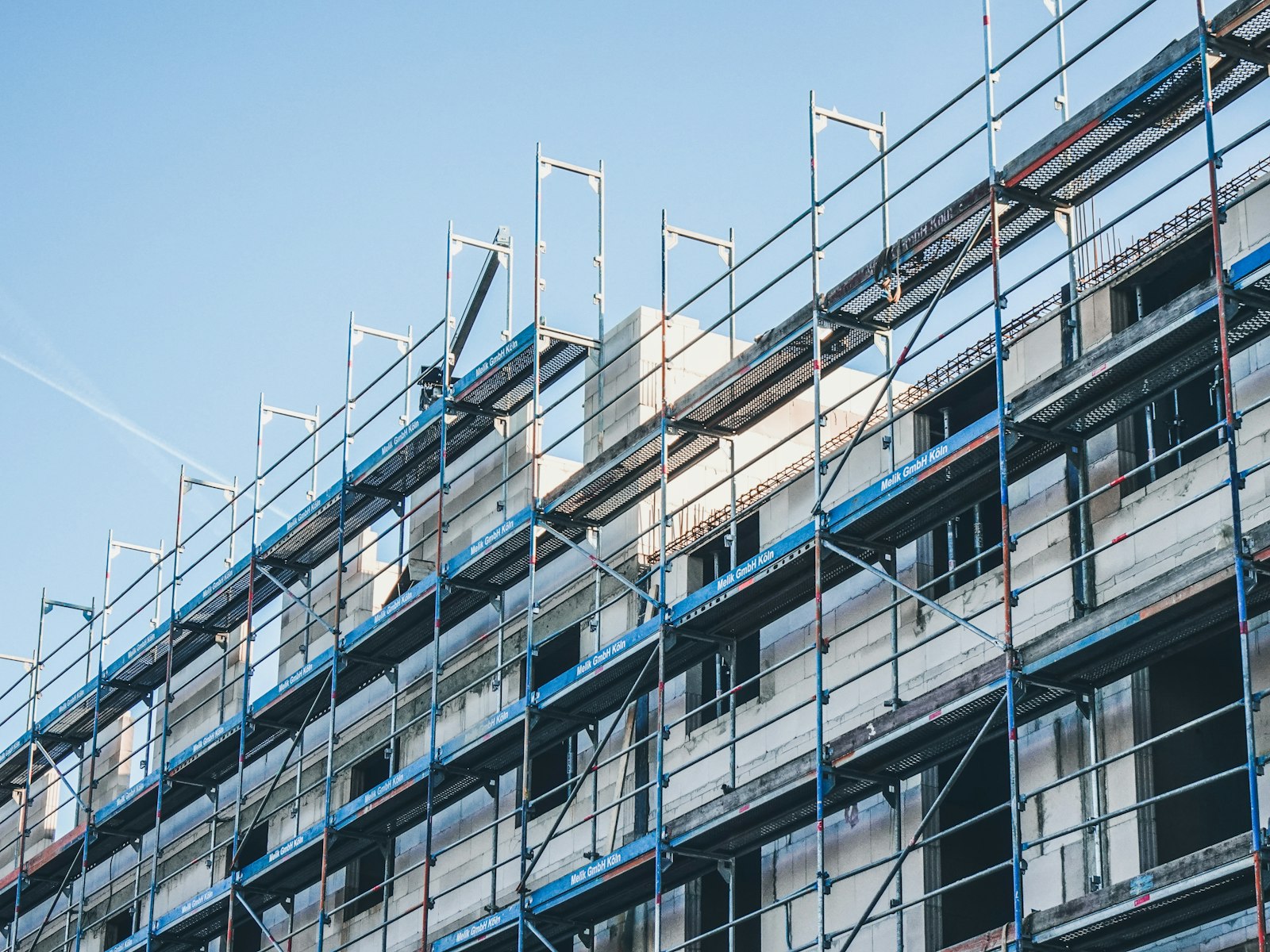 Sanierte Fassade eines Altbaus nach Gerüstabbau